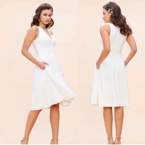 Dress The Population Catalina Fit & Flare V-Neck Sleeveless Crepe Dress White XS